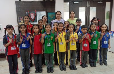 शिव ज्योति पब्लिक स्कूल के विद्यार्थियों ने 'अंतर्सदनीय अंग्रेज़ी सुलेख प्रतियोगिता' में किया आदर्श लेखन