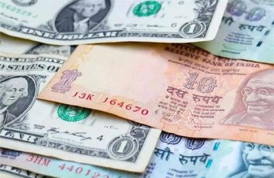 भारतीय करेंसी के आगे झुका डॉलर