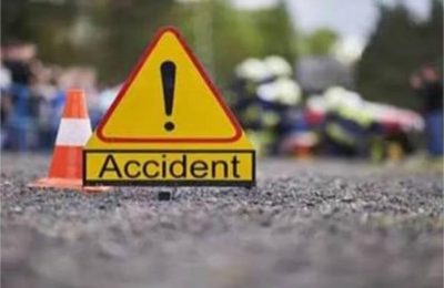 सड़क हादसे में एक ही परिवार के 3 लोगों की मौत