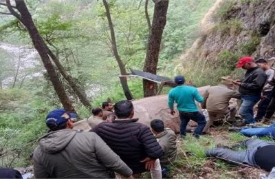 हेलिकॉप्टर हादसे में 5 पर्यटकों की मौत