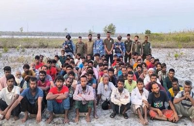 भारत ने रातों-रात 300 बांग्लादेशी घुसपैठिए भेजे वापस