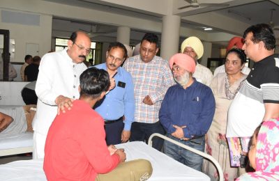 ਯੁੱਧ ਨਸ਼ਿਆਂ ਵਿਰੁੱਧ: ਕੈਬਨਿਟ ਮੰਤਰੀ ਵੱਲੋਂ ਨਸ਼ਾ ਛੁਡਾਊ ਕੇਂਦਰ ਦਾ ਦੌਰਾ, ਮਰੀਜ਼ਾਂ ਦਾ ਹਾਲ-ਚਾਲ ਜਾਣਿਆ