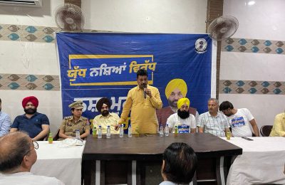 विधायक रमन अरोड़ा ने पंजाब नशा मुक्त यात्रा के तहत वार्ड नं 28, 29 ,30 में लोगो से कि मीटिंग