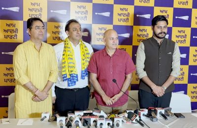 जालंधर में ‘आप’ को मिली बड़ी मजबूती: उद्योगपति नितिन कोहली हुए पार्टी में शामिल, जालंधर सेंट्रल का इंचार्ज किया नियुक्त*