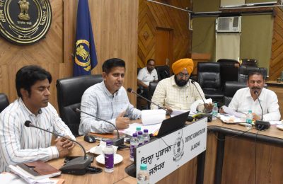 डिप्टी कमिश्नर ने 15 जुलाई तक पुस्तकालयों का काम पूरा करने के दिए निर्देश*