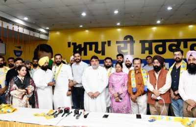 लुधियाना पश्चिम में कांग्रेस को करारा झटका! कई दिग्गज नेता आम आदमी पार्टी में हुए शामिल*