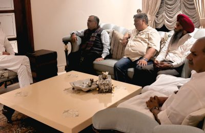 तरुण चुग ने ढींडसा परिवार से मिलकर संवेदना प्रकट की कहा – सुखदेव सिंह ढींडसा ने हमेशा हिंदू-सिख एकता का संदेश दिया, उनका जाना एक युग का अंत
