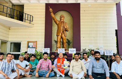 फिल्लौर के गांव नंगल में डॉ. भीमराव अंबेडकर की प्रतिमा का अपमान भाजपा एससी मोर्चा द्वारा पंजाब भर में मौन धरना