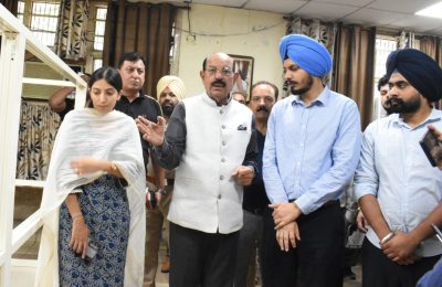 कैबिनेट मंत्री ने इसे पारदर्शिता और जन सुविधा की दिशा में एक क्रांतिकारी कदम बताया  इस चल रही परियोजना की प्रगति का जायजा लेने के लिए उप रजिस्ट्रार कार्यालय का भी दौरा किया