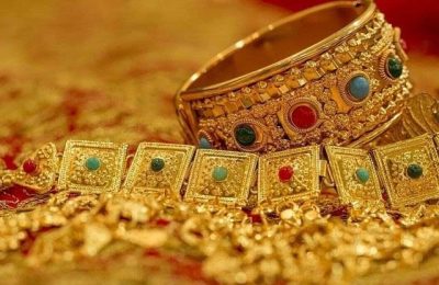 हाई रिकॉर्ड के बाद गिरा सोने का भाव, चांदी भी हुई सस्ती