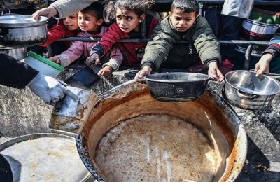 गाजा में फ़ैली भुखमरी, कई बच्चों सहित दर्जनों लोगों की गई जान