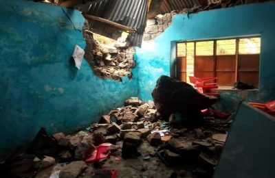 पुंछ जिले में एक सरकारी स्कूल की इमारत गिरि