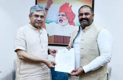 रेलमंत्री अश्विनी वैष्णव से मिले पूर्व सांसद सुशील रिंकू, जालंधर के अर्बन एस्टेट सी-7 रेलवे फाटक खोले जाने का मिला आश्वासन*