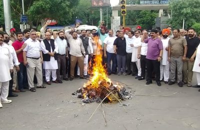 सैकड़ों भाजपा कार्यकर्ताओं ने भगवंत मान के खिलाफ प्रचंड प्रदर्शन