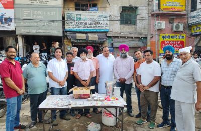 ਟੂ ਵੀਲਰਜ ਐਸੋਸੀਏਸ਼ਨ ਵੱਲੋਂ ਸਾਵਨ ਦੀ ਸੰਗਰਾਦ ਉੱਤੇ ਖੀਰ ਪੂੜੇ ਦਾ ਲੰਗਰ ਲਗਾਇਆ*