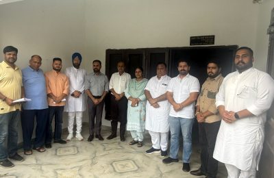 ਅਜ ਕਾਂਗਰਸ ਭਵਨ ਜਲੰਧਰ ਵਿਖੇ ਮੀਟਿੰਗ ਹੋਈ ਇਸ ਮੀਟਿੰਗ ਵਿੱਚ ਜਲੰਧਰ ਸੈਂਟਰਲ ਅਤੇ ਜਲੰਧਰ ਵੈਸਟ ਹਲਕੇ ਦੇ ਅਬਜ਼ਰਬਰ ਸ਼੍ਰੀ ਵਿਕਾਸ ਸੋਨੀ ਜੀ ਅਤੇ ਜਲੰਧਰ ਸੈਂਟਰਲ ਦੇ ਕੋਆਡੀਨੇਟਰ ਸ਼੍ਰੀ ਪੰਕਜ ਕਿਰਪਾਲ ਨੇ ਸ਼ਿਰਕਤ ਕੀਤੀ