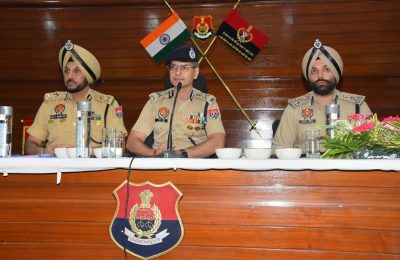 युद्ध नशे के विरुद्ध: कमिश्नरेट पुलिस ने नशा तस्करी के खिलाफ कार्रवाई तेज की, 15 आरोपी गिरफ्तार  305.80 ग्राम हेरोइन और 15 नशीले कैप्सूल बरामद