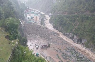 उत्तराखंड में आधी रात फटा बादल मची चीख पुकार