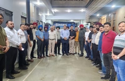 फोकल प्वाइंटएक्सटेंशन संगठन के दफ्तर में आज आम आदमी पार्टी केंद्रीय हलका इंचार्ज नितिन कोहली और मेयर विनीत धीर ने शिरकत की