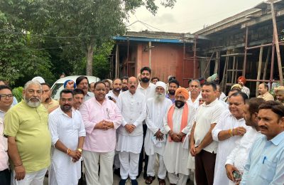 केबिनेट मंत्री मोहिंदर भगत ने बटाला मामले पर कबीर पंथियों तथा प्रशासनिक अधिकारियों संग की बैठक