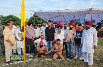 पूर्व सांसद सुशील रिंकू ने आदमपुर के गांव डरोली कलां में गुग्गा नोवी और सलाना छिंज मेले में शिरकत की*