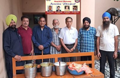 अलायंस क्लब जालंधर समर्पण ने पिंगलवाड़ा मखदुमपुरा में लगाया लंगर*