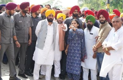मुख्यमंत्री ने अधिकारियों को बाढ़ प्रभावित क्षेत्रों में बचाव और राहत कार्यों में और तेजी लाने के निर्देश दिए