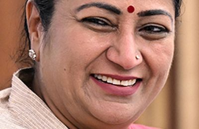 दिल्ली सीएम पर जनसुनवाई के दौरान हमला, हमला करने वाले शख्स आया पुलिस के हथे