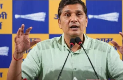 पूर्व स्वास्थ्य मंत्री सौरभ भारद्वाज के आवास पर छापा
