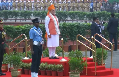 प्रधानमंत्री नरेंद्र मोदी ने लाल किले के प्राचीर से देश को किया संबोधित