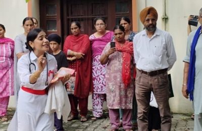 नुक्कड़ नाटक के माध्यम से एचआईवी एड्स के प्रति जागरूक किया गया