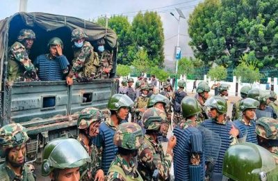 सेना ने नेपाल में लगाया देशव्यापी कर्फ्यू