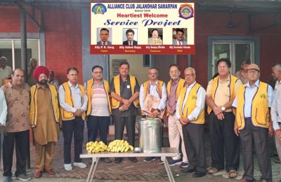 अलायंस क्लब जालंधर समर्पण ने सिविल अस्पताल,जालंधर में सभी पेशेंट को करवाया नाश्ता*