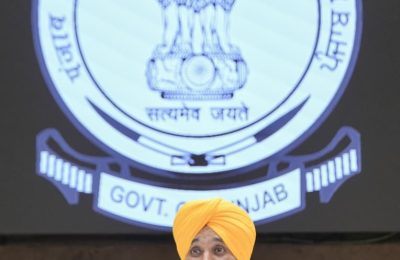 बाढ़ प्रभावित गांव 10 दिनों में गार एवं मलबे से मुक्त होंगे: मुख्य मंत्री*