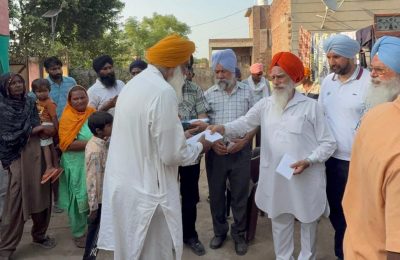 ਯੂ.ਕੇ. ਤੋਂ ਸੰਸਦ ਮੈਂਬਰ ਤਨਮਨਜੀਤ ਸਿੰਘ ਢੇਸੀ ਦੀ ਪਰਿਵਾਰ  ਹੜ੍ਹ ਪੀੜਤ ਲੋਕਾਂ ਕੋਲ ਪਹੁੰਚੇ
