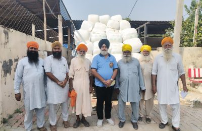 ਸਰੱਬਤ ਦਾ ਭਲਾ ਟਰੱਸਟ ਨੇ ਸਰਹੱਦੀ ਪਿੰਡਾਂ ‘ਚ 20 ਟਨ ਪਸ਼ੂ-ਚਾਰਾ ਵੰਡਿਆ