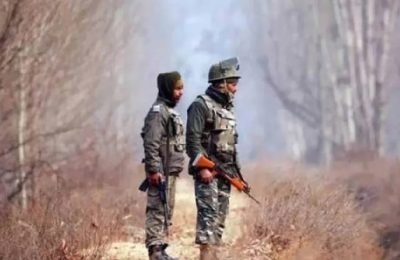 आर्मी कैंप पर ग्रेनेड से हमला, एक घंटे तक चली गोलीबारी