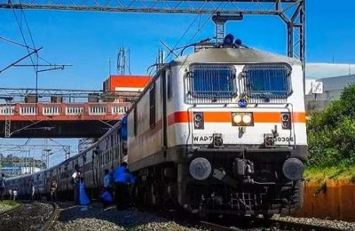 छठ पर्व पर रेलवे का घर जाने वालों को बड़ा तोहफा