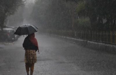 अगले 72 घंटों में होगी भारी बारिश