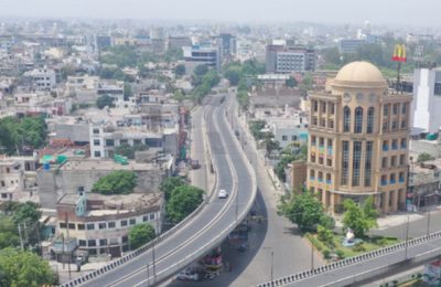 फुटबाल चौक में भारी जाम, लगा धरना प्रदर्शन