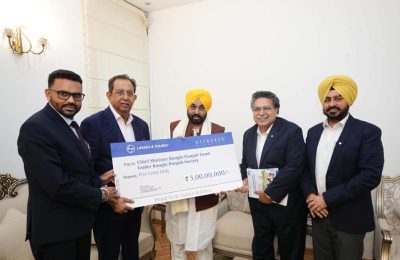 गुरु तेग बहादर साहिब के 350वें शहादत दिवस की तैयारियों संबंधी मुख्य मंत्री द्वारा सिख संतों,महापुरुषों एवं विद्वानों से बैठक