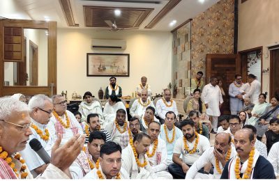 श्री चैतन्य महाप्रभु राधा माधव मंदिर(श्री चैतन्य गौड़ीय मठ) द्वारा निकल जा रही प्रभात फेरिया की श्रृंखला में पांचवी प्रभात फेरी श्री प्रवेश गुप्ता जी के निवास स्थान रेडिसन एनक्लेव फ्रेंड्स कॉलोनी से निकाली गई।