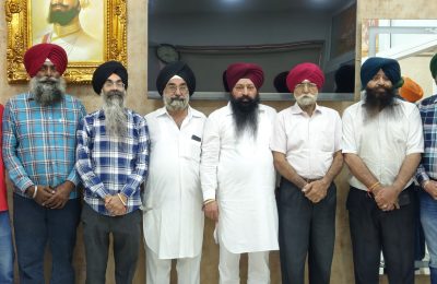 ਜੰਮੂ ਦੀ ਸੰਗਤ ਵਲੋਸ੍ਰੀ ਗੁਰੂ ਗ੍ਰੰਥ ਸਾਹਿਬ ਜੀ ਦੇ ਸਰੂਪਾਂ ਨੂੰ ਅਗਨ ਭੇਟ ਕਰਨ ਵਾਲੇ ਦੇ ਘਰ ਨੂੰ ਬੁਲਡੋਜ਼ਰ ਨਾਲ ਢਹਿ ਢੇਰੀ ਕਰਨ ਦਾ ਸਿੱਖ ਤਾਲਮੇਲ ਕਮੇਟੀ ਵੱਲੋਂ ਸਵਾਗਤ ਜੰਮੂ ਸਾਂਬਾ ਦੇ ਕੋਲਪੁਰ ਪਿੰਡ ਵਿੱਚ ਸਾਹਿਬ ਸ੍ਰੀ ਗੁਰੂ ਗ੍ਰੰਥ ਸਾਹਿਬ ਜੀ ਦੇ ਸਰੂਪਾਂ ਨੂੰ ਤੇਲ ਪਾ ਕੇ ਅਗਣ ਭੇਟ ਕਰਨ ਵਾਲੇ ਦੋਸ਼ੀ ਮਨਜੀਤ ਸਿੰਘ ਦੀ ਗਿਰਫਤਾਰੀ ਹੋ ਚੁੱਕੀ ਹੈ।