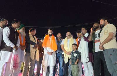पूर्व सांसद सुशील रिंकू ने डेरा बाबा लालनाथ जी भगवान वाल्मीकि योग आश्रम में टेका मत्था*