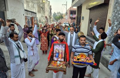 श्री गौर हरि संकीर्तन मंडल की ओर से कार्तिक मास की शुभ मंगल में प्रभात फेरी की श्रृंखला को आगे बढ़ाते हुए प्रभात फेरी का आयोजन