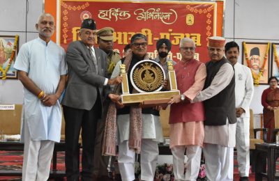 शैक्षणिक संस्थान विद्यार्थियों को पढ़ाने के साथ-साथ उत्कृष्ट इंसान बनाने में सक्रिय भूमिका निभाए: गुलाब चंद कटारिया