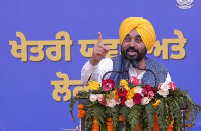 मुख्यमंत्री ने युवक मेलों के माध्यम से नौजवानों की असीम ऊर्जा को सकारात्मक दिशा में लगाने की वकालत की