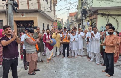 मन भूल मत जइयो राधा रानी के चरण,  राधा रानी के चरण राधा रानी के चरण,