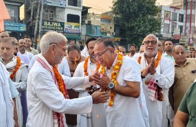 श्री चैतन्य महाप्रभु राधा माधव मंदिर(श्री हरि बोल मंदिर) द्वारा कार्तिक (दामोदर) मास के अवसर पर प्रतिदिन निकली जा रही प्रभात फेरियो की श्रृंखला में  13वीं प्रभातफेरी श्री हरगोविंद खुराना, आशीष खुराना और नवदीप खुराना के निवास स्थान न्यू जोगिंदर नगर रामा मंडी से निकाली गई।