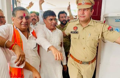 भाजपा कैंप पर पुलिस का हमला – डॉ. सुभाष शर्मा समेत कई कार्यकर्ता गिरफ्तार*
